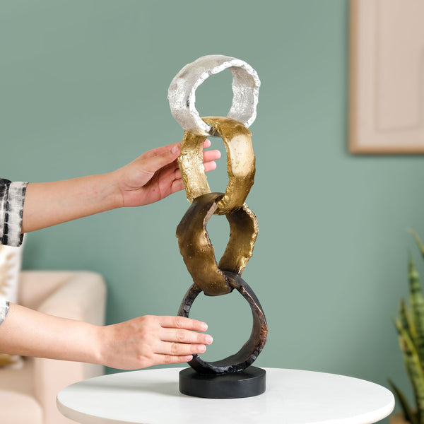 Luxe Linked Hoops Decor