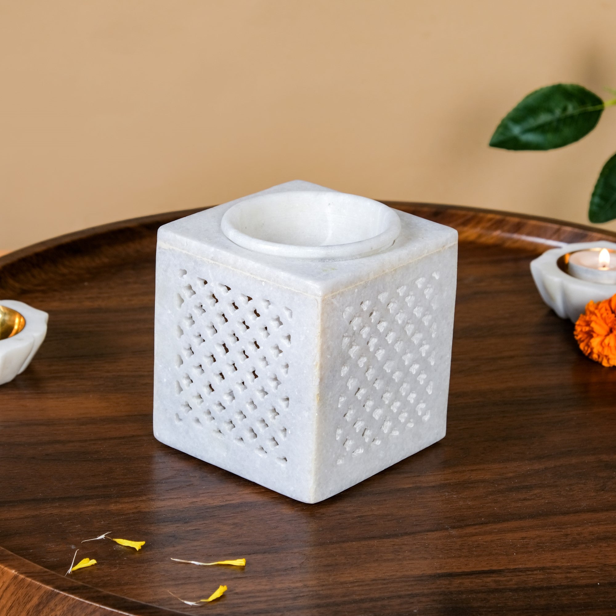 Jharokha Artistry Marble Essential Oil Diffuser Online - Premium ...