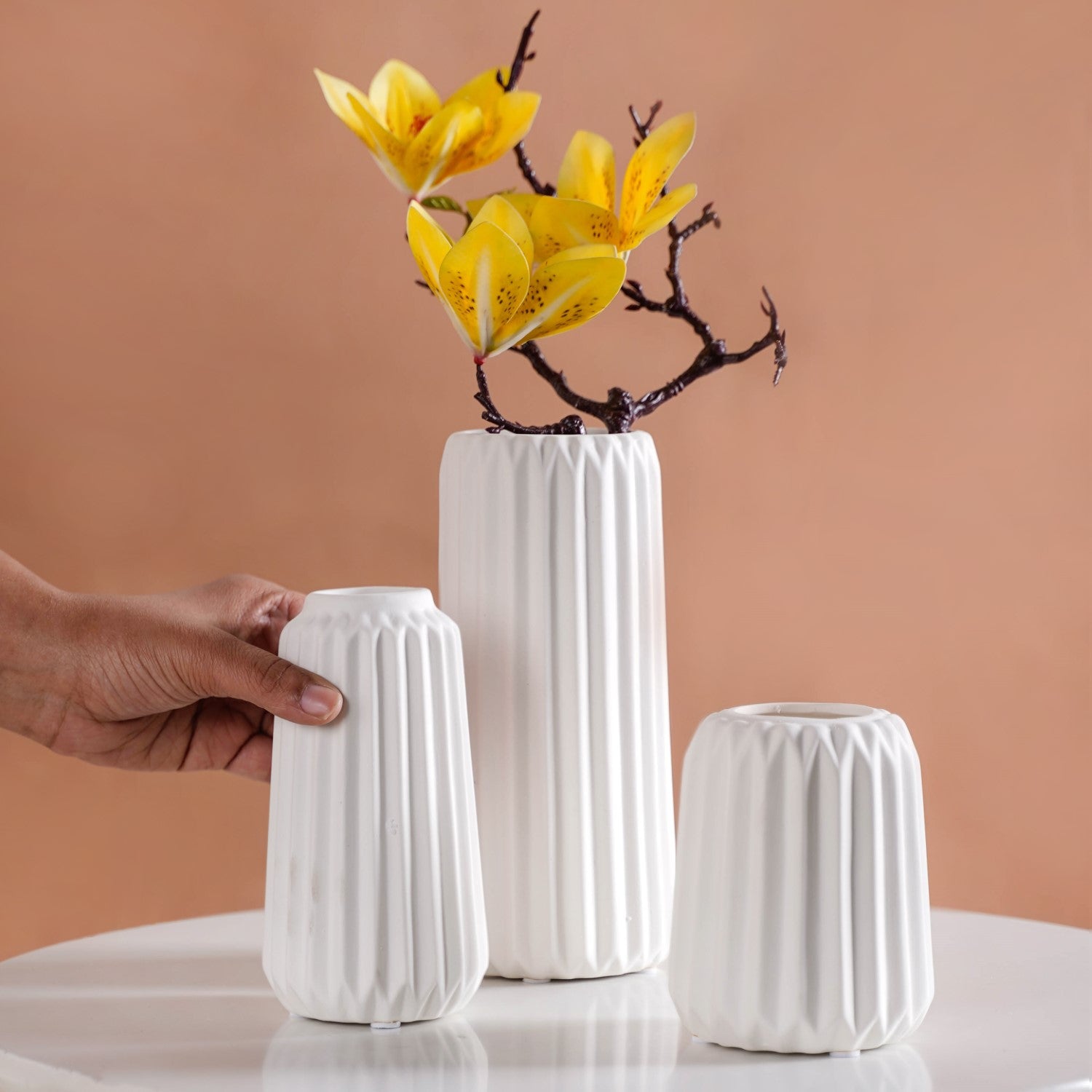 Minimalist Matte White Flower Vase Set Of 3 Online - Premium Vase