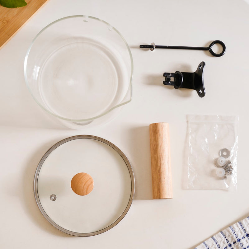 Minimalist Saucepan With Handle And Lid 1800ml