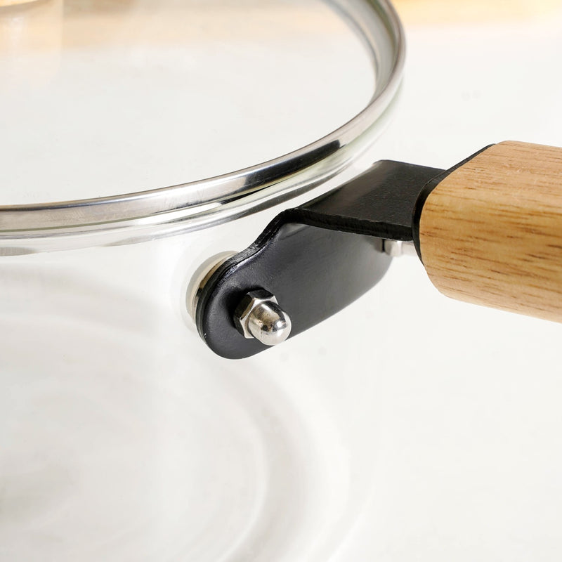 Minimalist Saucepan With Handle And Lid 1800ml