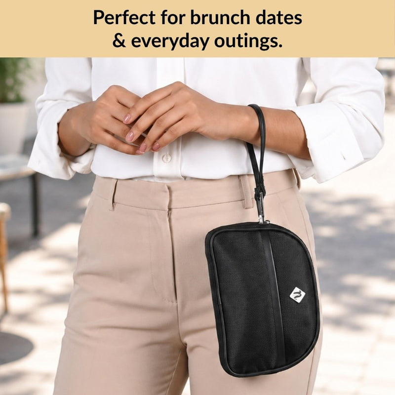 Signature Wristlet Wallet Black