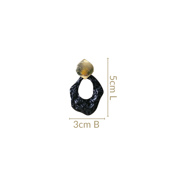 Onyx Hammered Gold Danglers