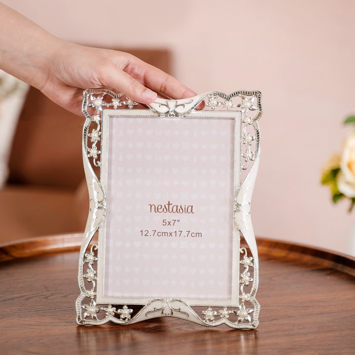 Floral Cutwork Pearl Medium Photo Frame 13x18cm Online - Premium