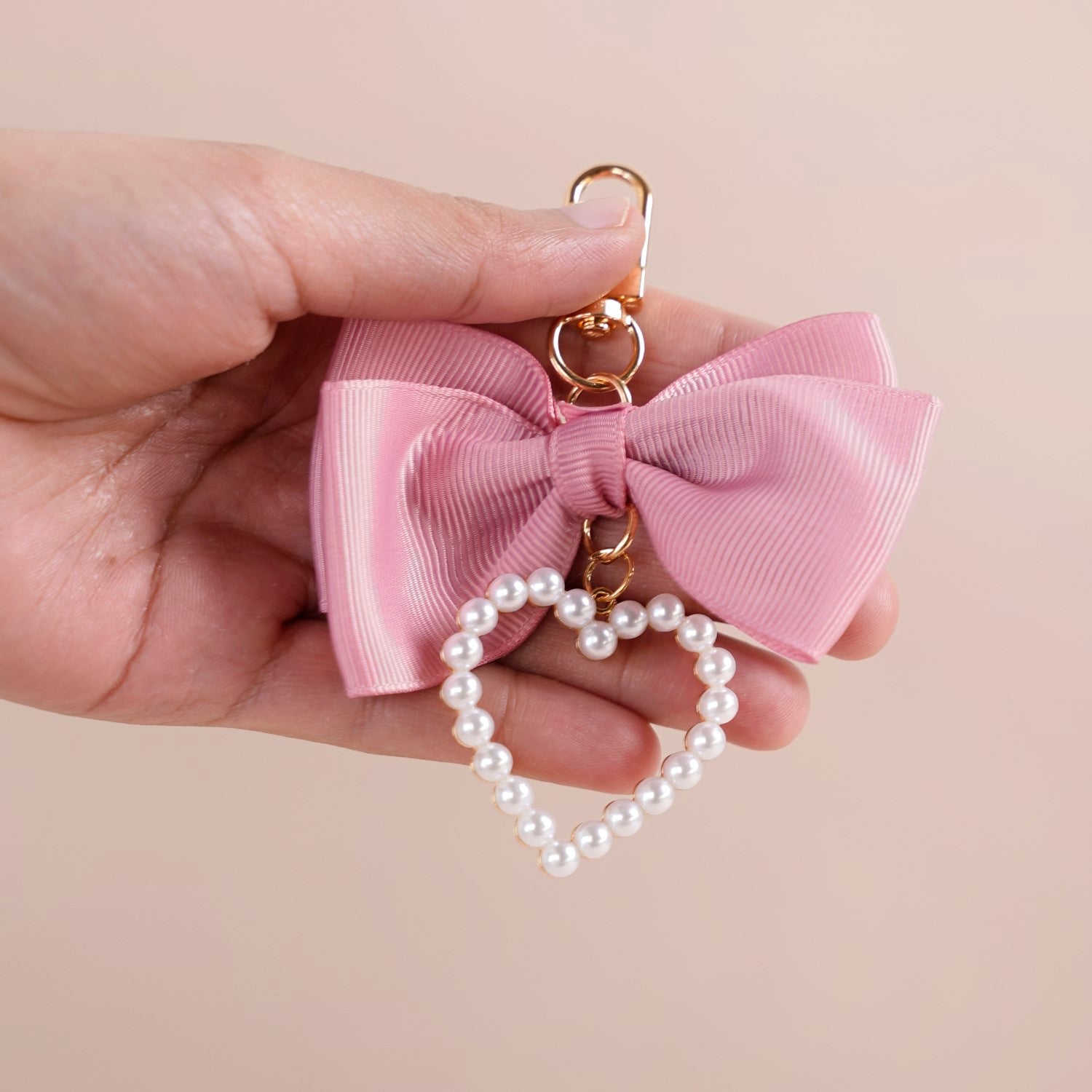 Pink Bow And Pearl Heart Cute Keychain - Main Image