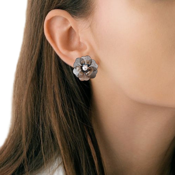 Poppy Pearl Statement Stud Earrings