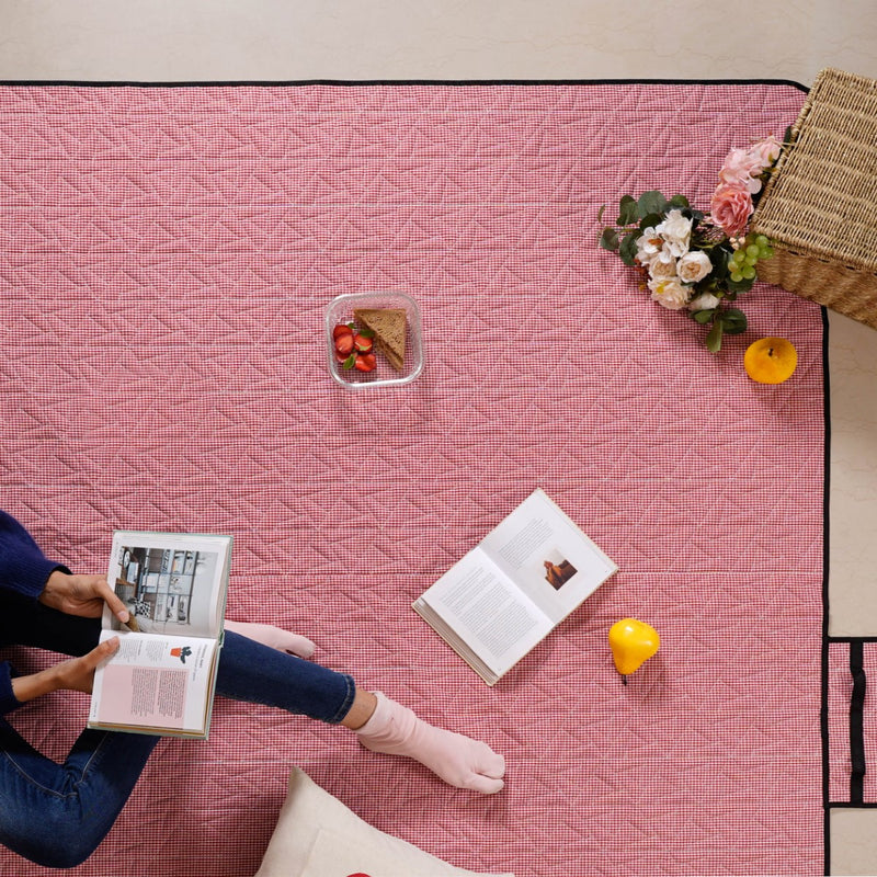 Checkered Red and White Foldable Picnic Mat 84x60 Inch