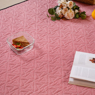 Checkered Red and White Foldable Picnic Mat 84x60 Inch