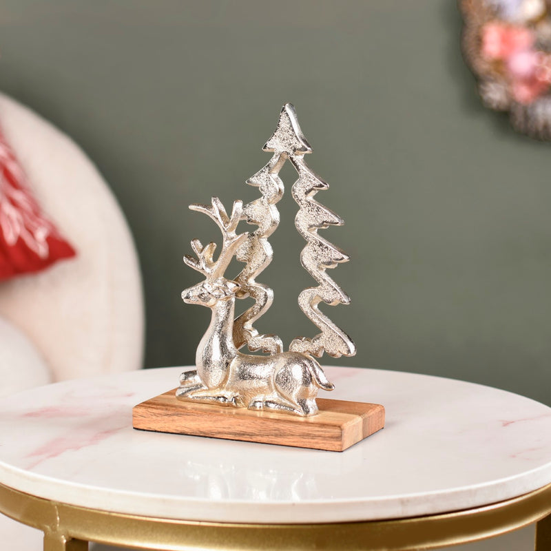 Reindeer By The Noel Tree Metal Decor