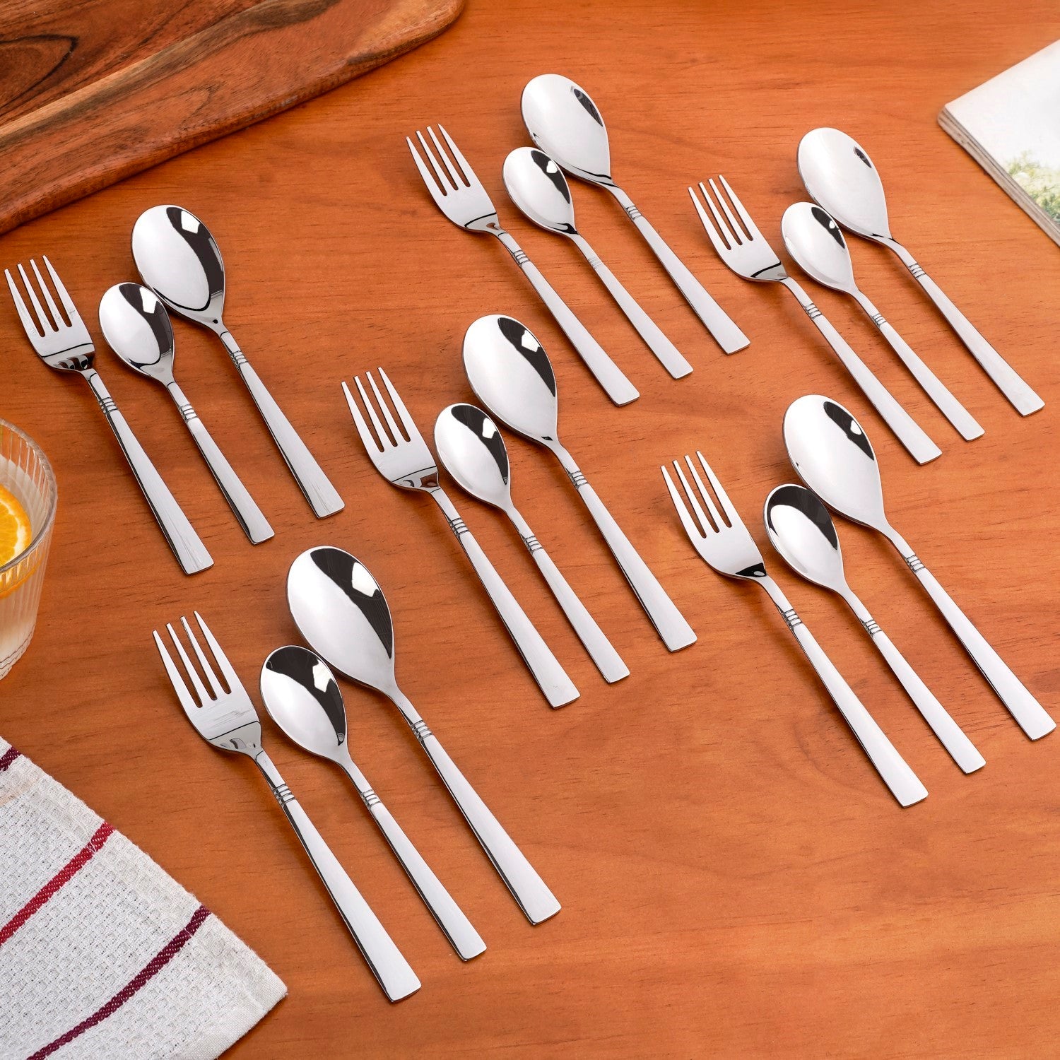 Ring Cut Stainless Steel Flatware Set Of 18