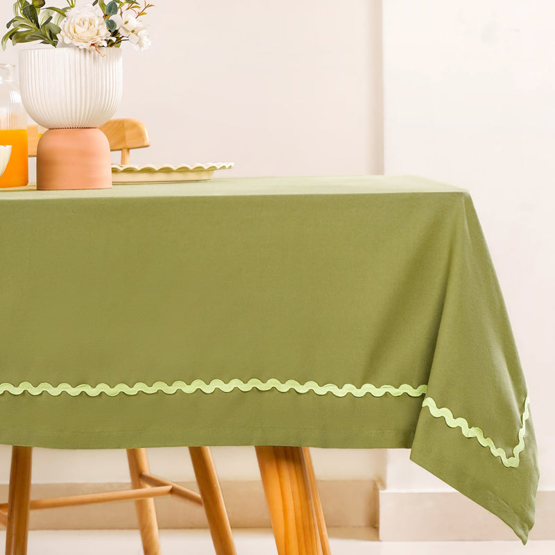 Ripple Edge Green 6 Seater Cotton Table Cloth 217x163cm