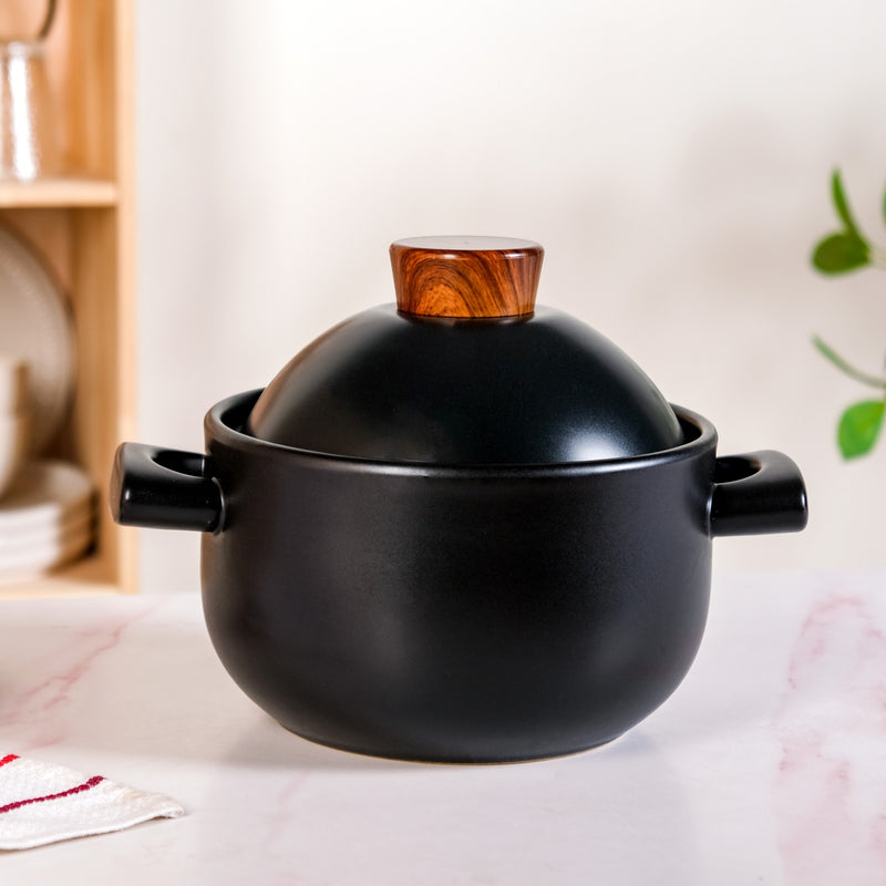 Round Black Cooking Pot With Lid 2200ml