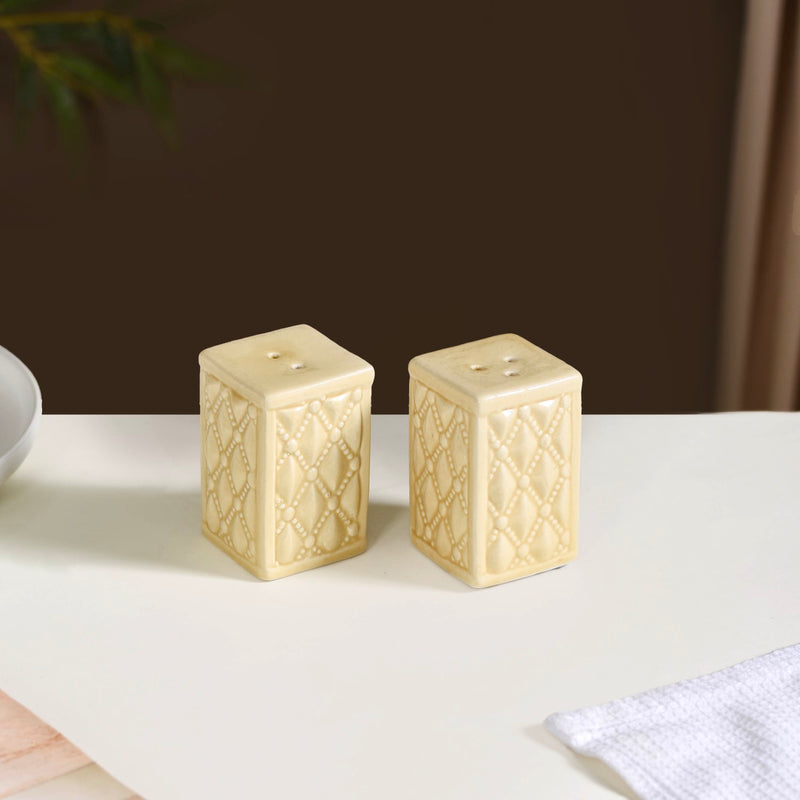 Chic Diamond Patterned Salt And Pepper Shaker Set Yellow