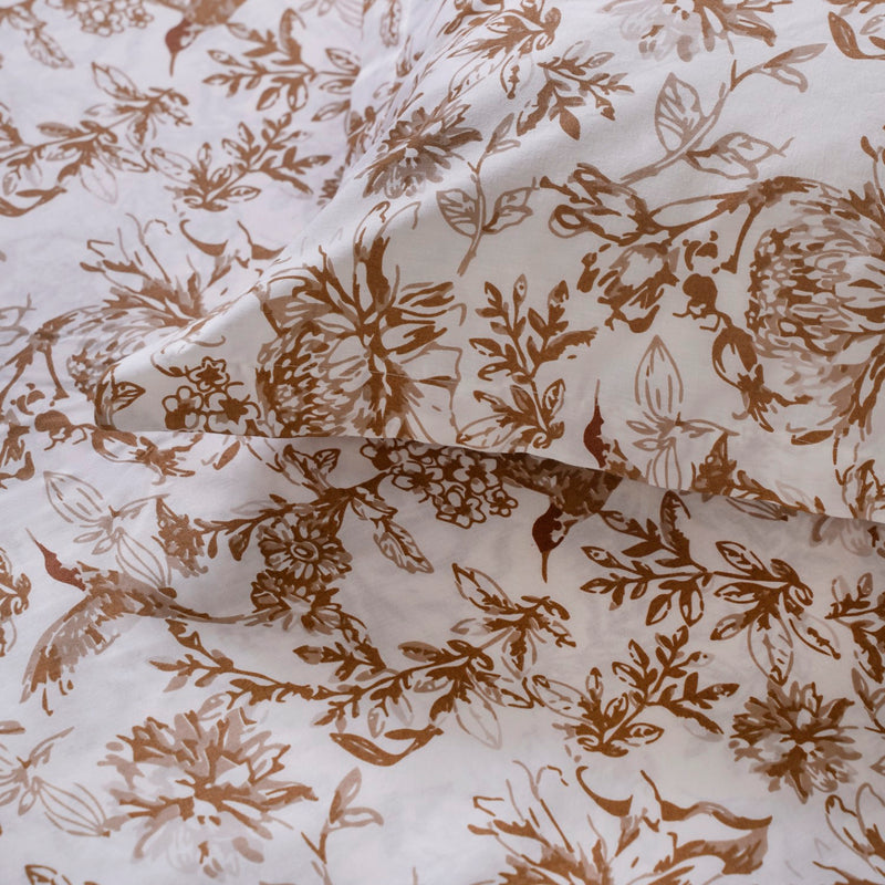 Sandrift Pure Cotton Queen Size Bedsheet And Pillow Cover Set Of 3