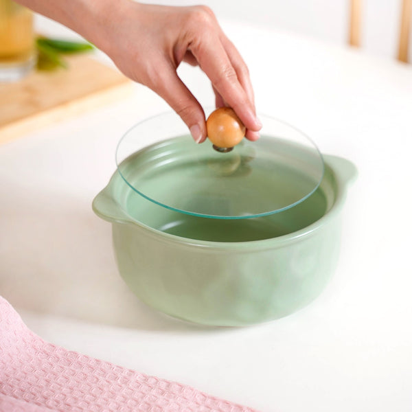 Pebble Textured Serving Bowl With Glass Lid 950ml