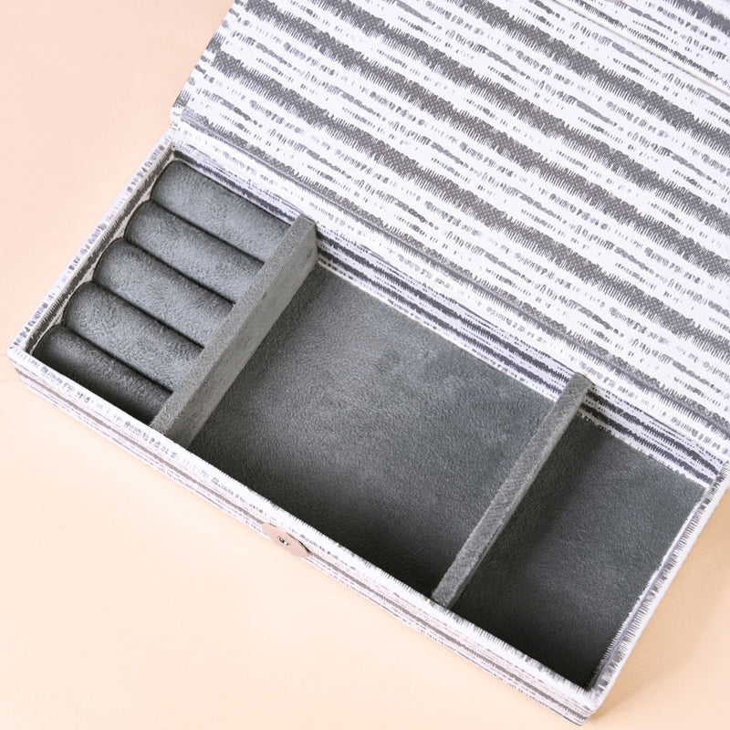 SlateLine Travel Friendly Sectioned Trinket Case