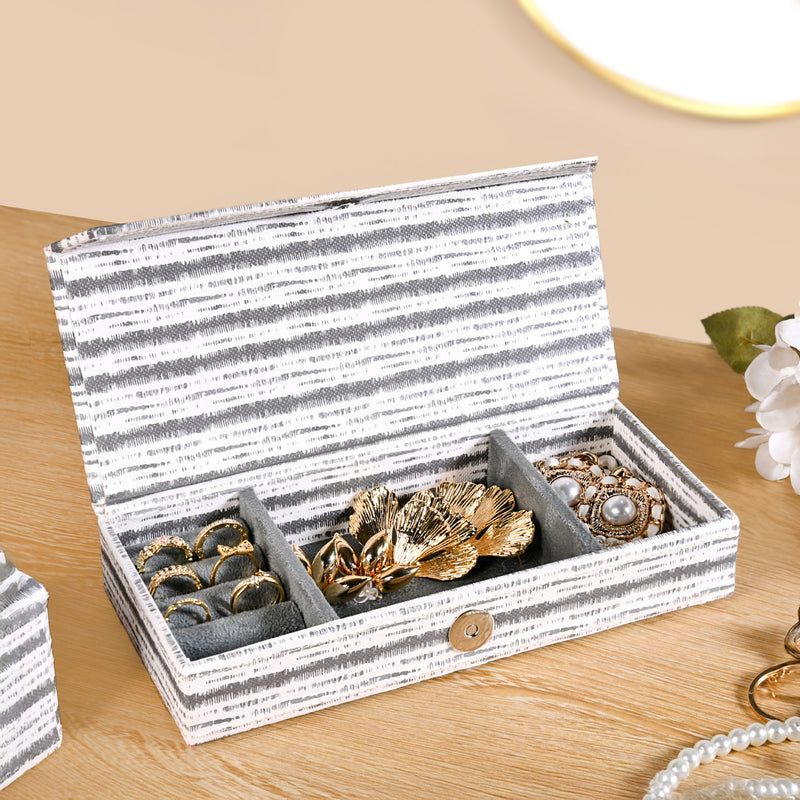 SlateLine Travel Friendly Sectioned Trinket Case