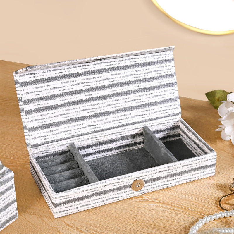 SlateLine Travel Friendly Sectioned Trinket Case