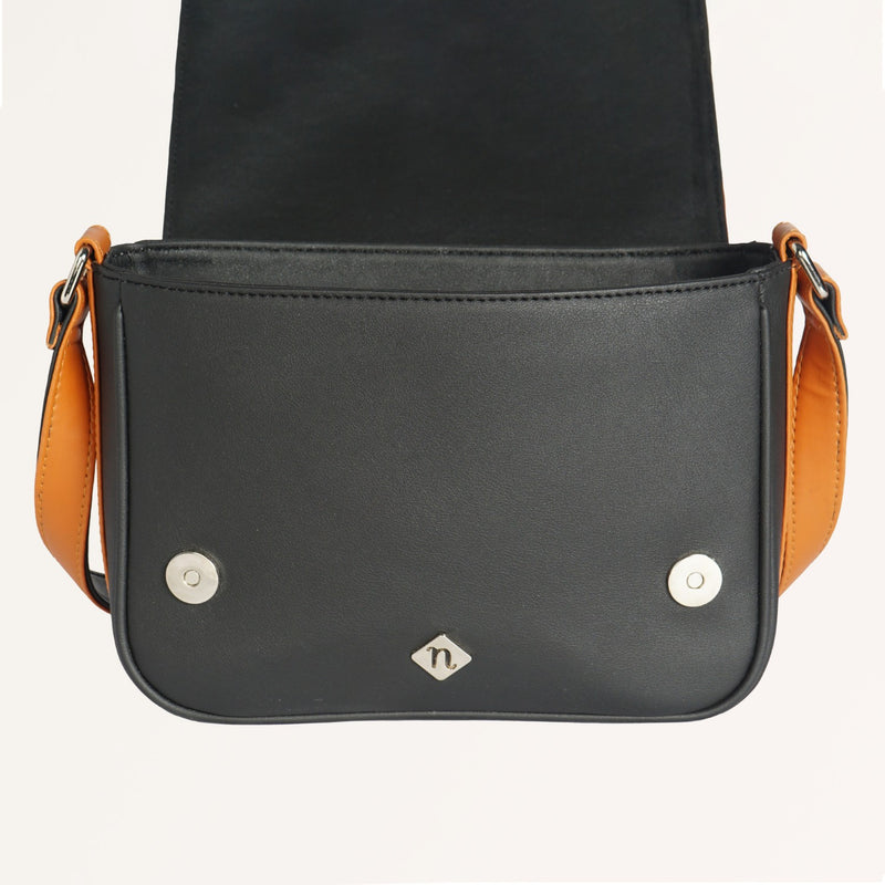 Soi Tresse So Chic Shoulder Bag