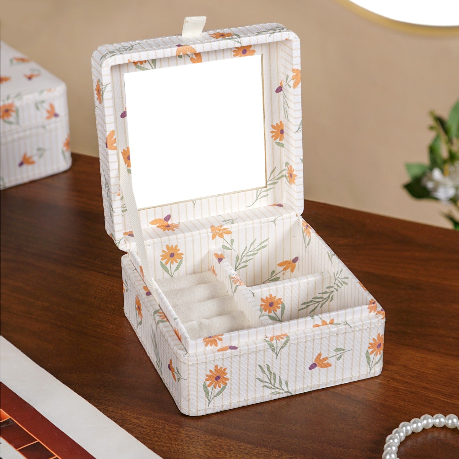 Sundaisy Multi Section Jewellery Box With Mirror Online - Premium