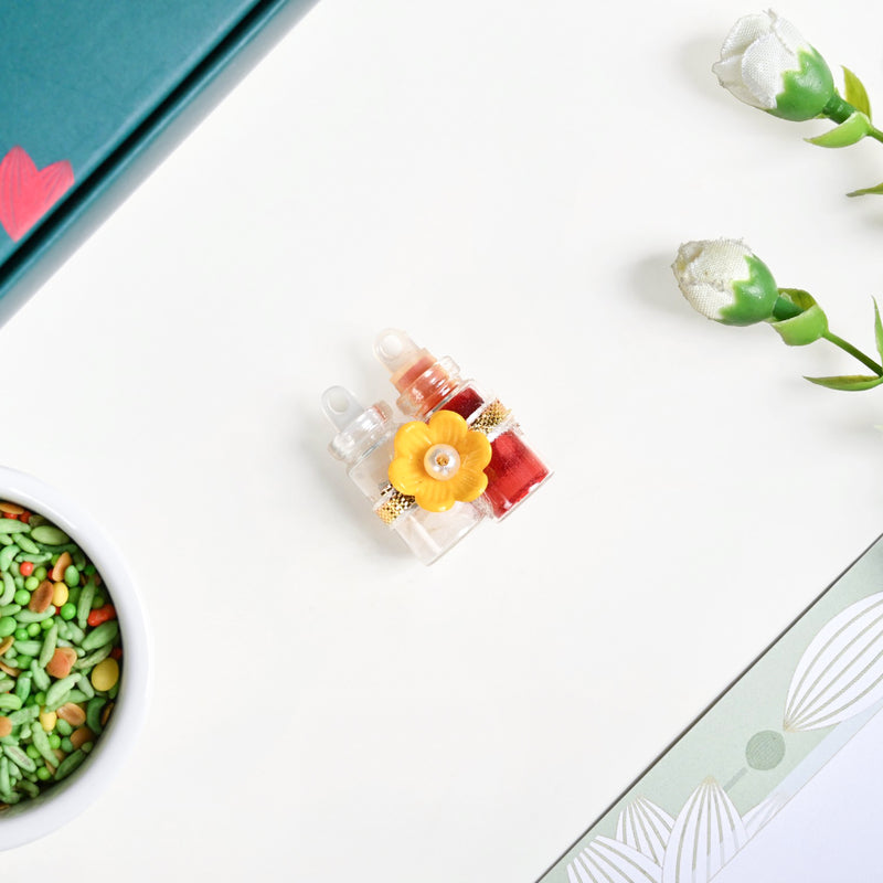 Classic Clover Mauli Rakhi Gift Set