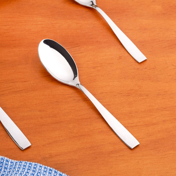 Modern Quenelle Stainless Steel Cutlery Set Of 18