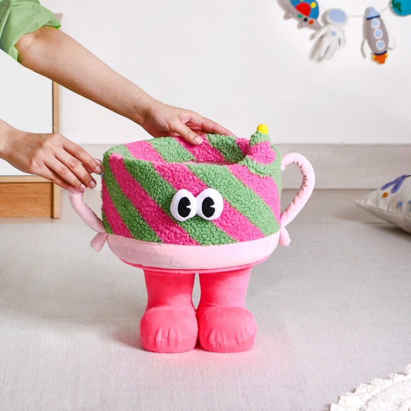 Tiny Hat Tidy-Up Basket