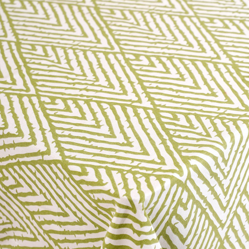 Valley Of Spring 6 Seater Table Cloth Green 217x168cm