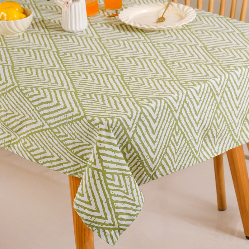 Valley Of Spring 6 Seater Table Cloth Green 217x168cm