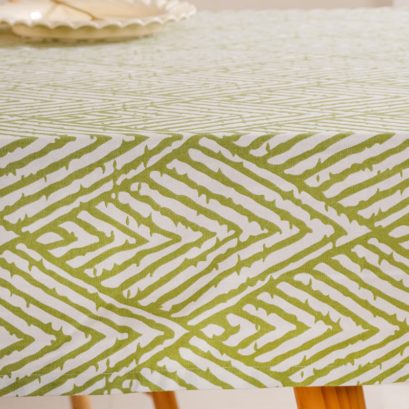 Valley Of Spring 6 Seater Table Cloth Green 217x168cm