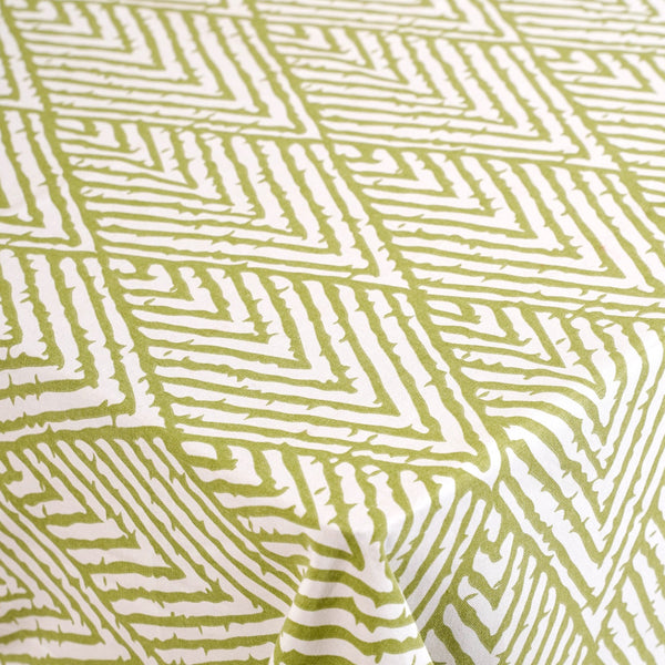 Valley Of Spring 8 Seater Table Cloth Green 282x160cm