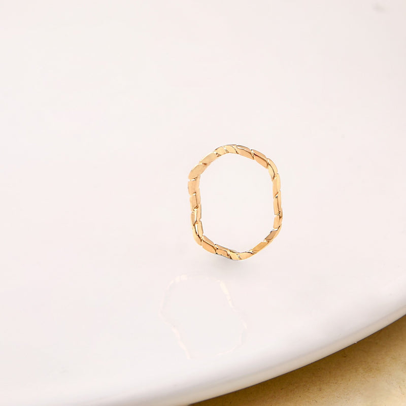 Wavy Minimal Gold Ring