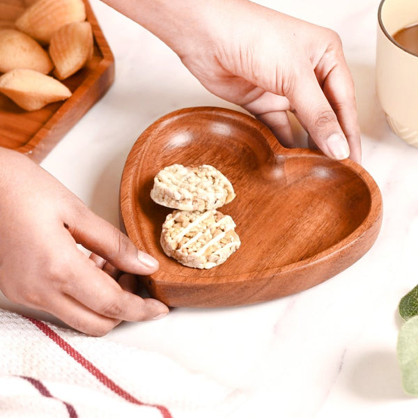 Acacia Wood Heart Dessert Plate 6 Inch