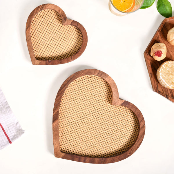 Set Of 2 Heart Wooden Platter With Organic Rattan Weave