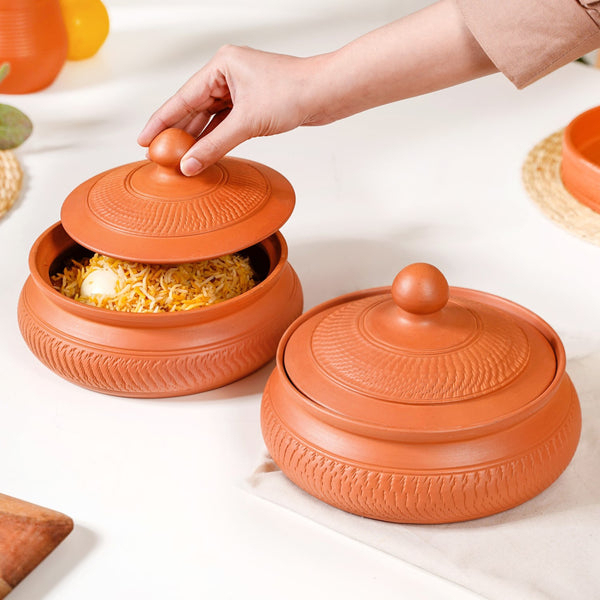 Set Of 2 Engraved Terracotta Serving Bowls With Lid 1400ml