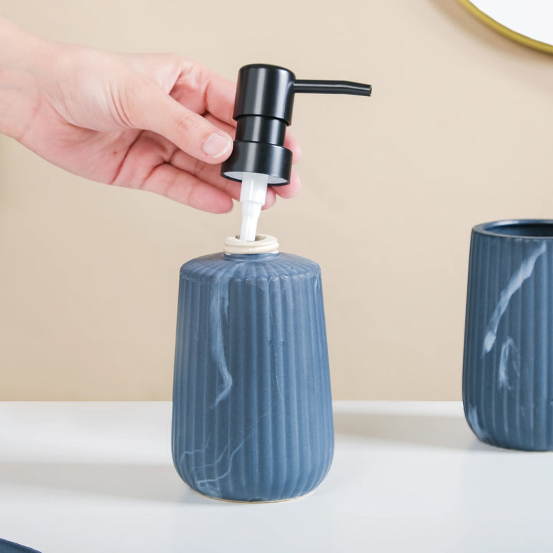 Sleek Ceramic Bathroom Set Of 3