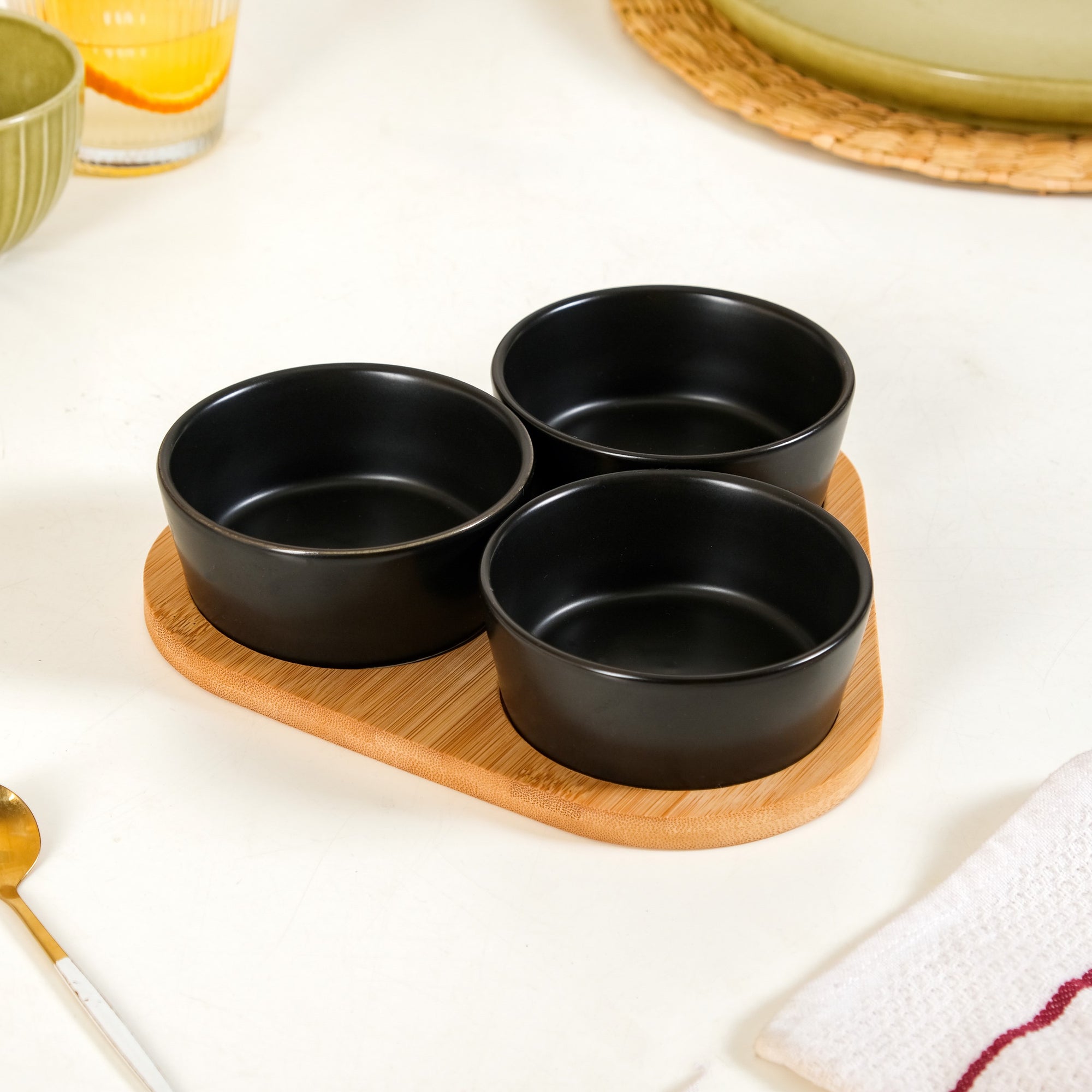 Set Of Solid Black Ceramic Bowls With Bamboo Tray 200ml Online