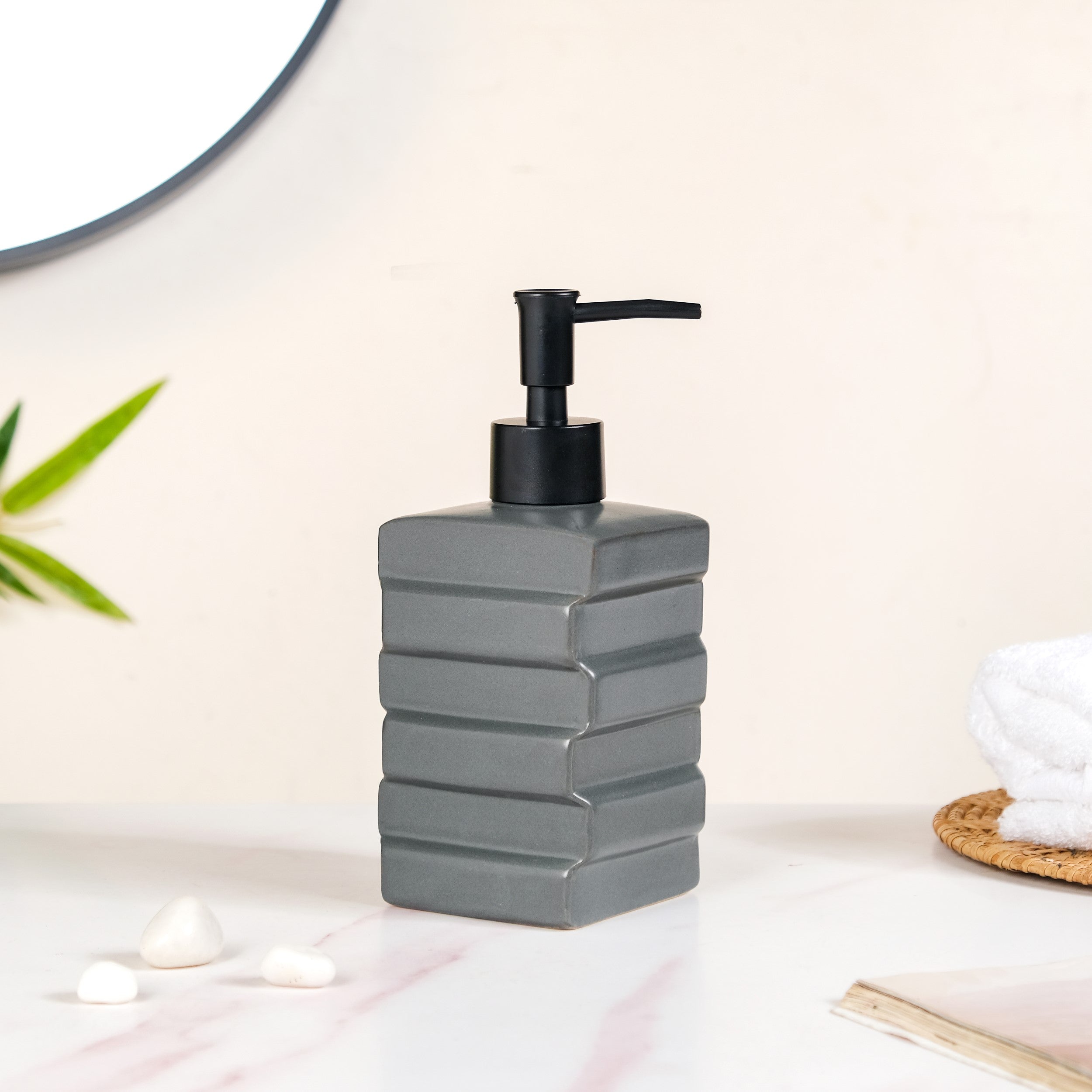 Brick Design Handwash Dispenser Grey 450ml