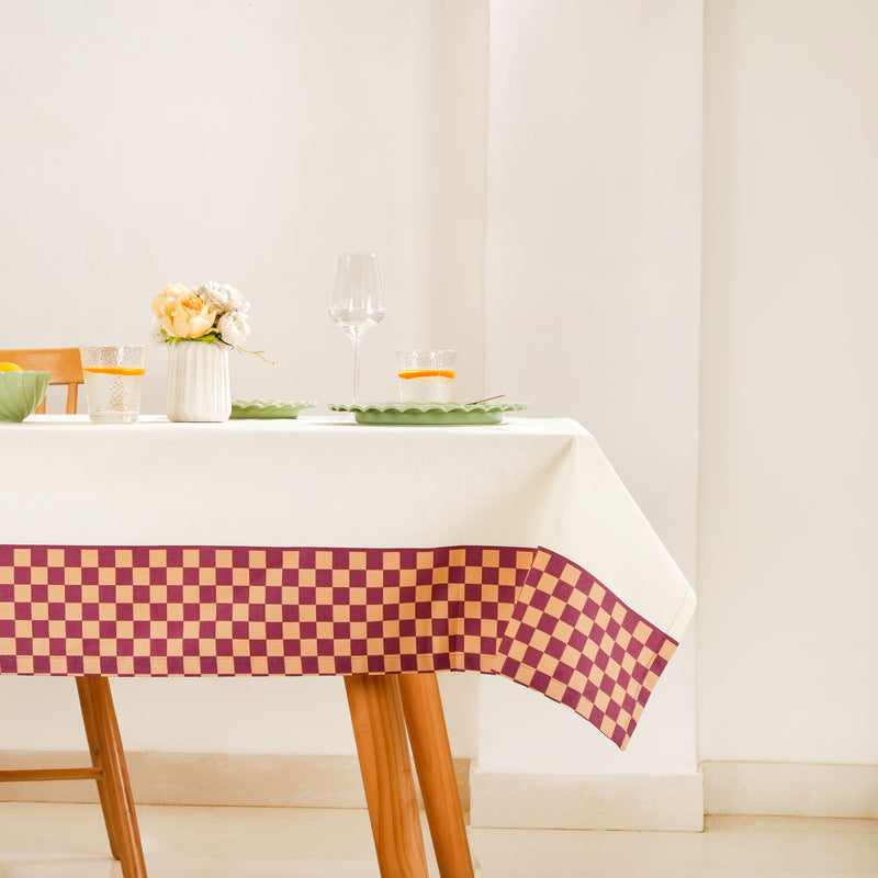 Checkered Border 6 Seater Table Cloth 203x152cm