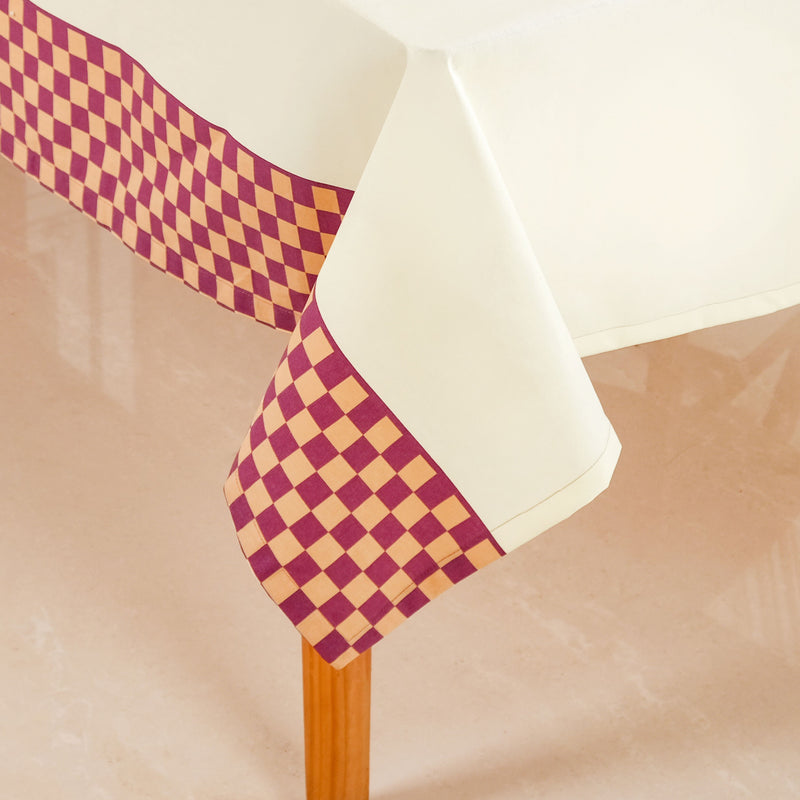 Checkered Border 6 Seater Table Cloth 203x152cm