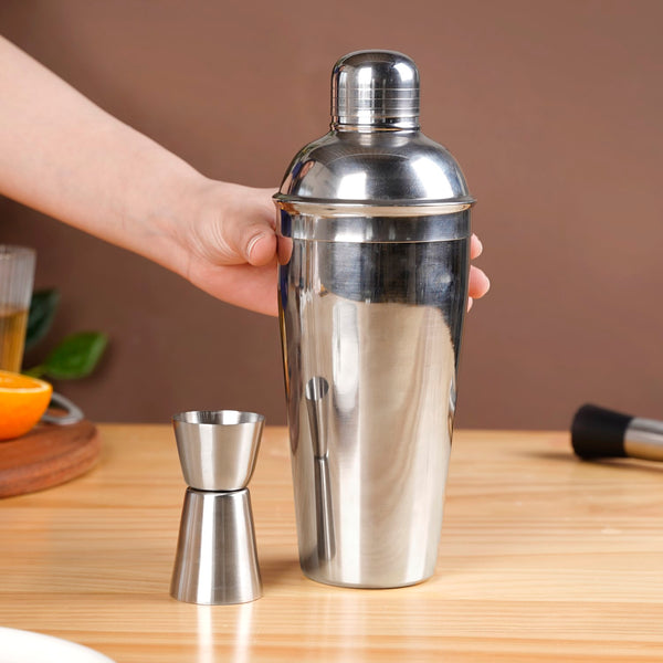 Classic Stainless Steel Peg Measure And Cocktail Shaker Set