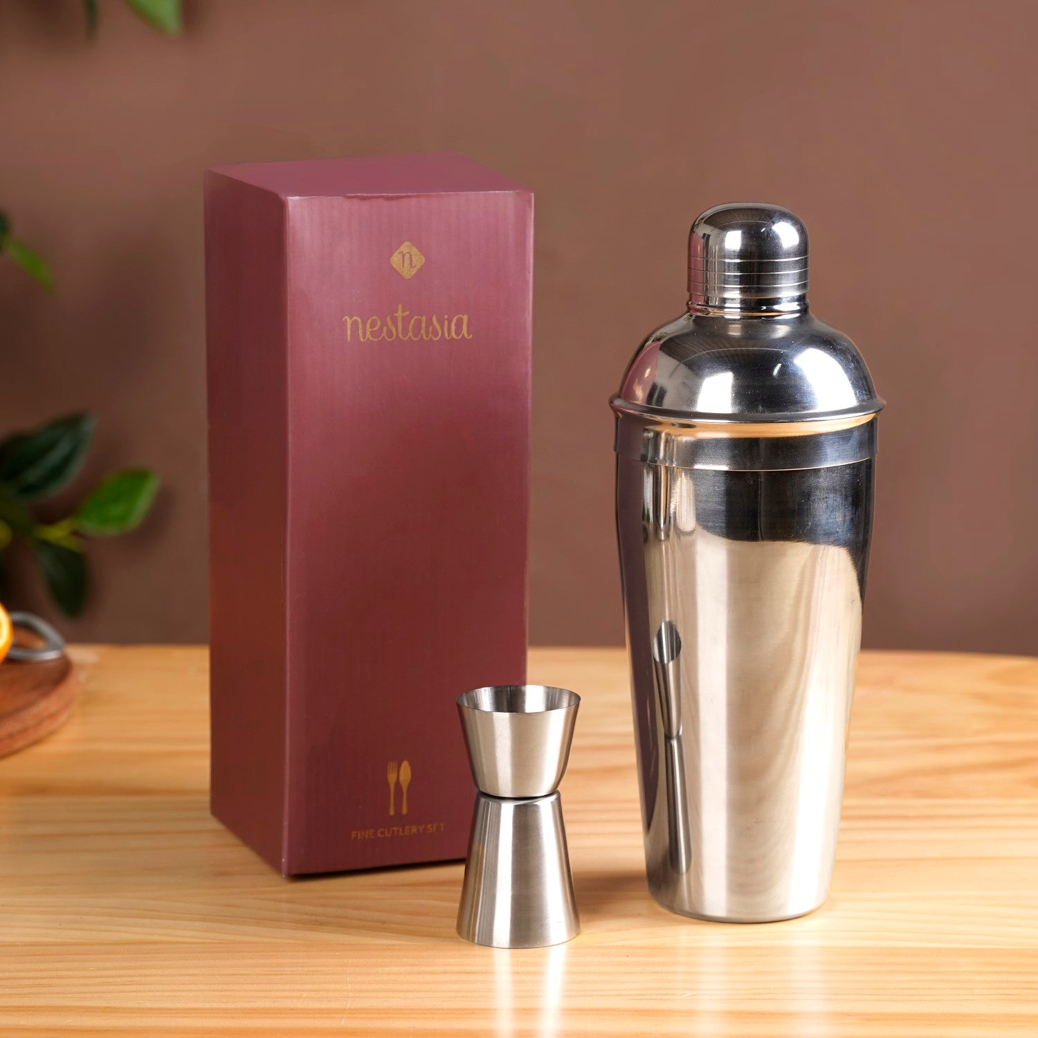 Nestasia Classic Cocktail Shaker and Peg Measure Set