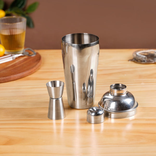 Classic Stainless Steel Peg Measure And Cocktail Shaker Set