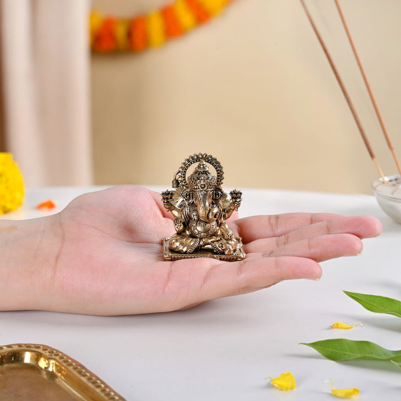 Pure Brass Vighnaharta Ganpati Idol With Gift Box 5cm