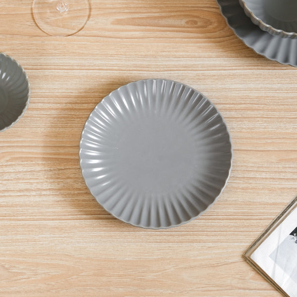 Grey Scalloped 22 Piece Dinner Set For 6