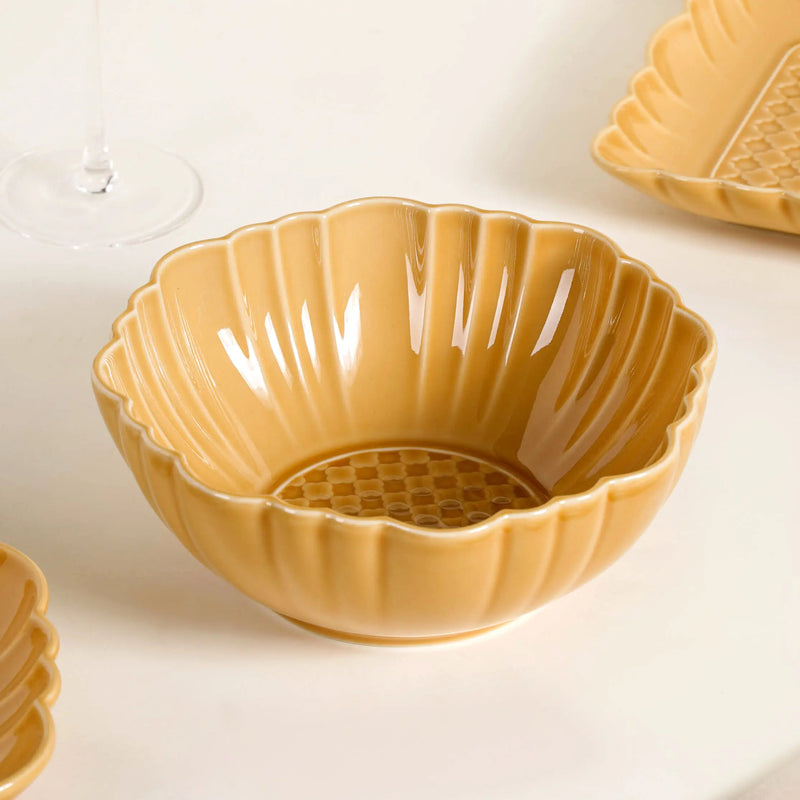 Hand-Glazed Luxurious 28-Piece Dinner Set For 6 Yellow