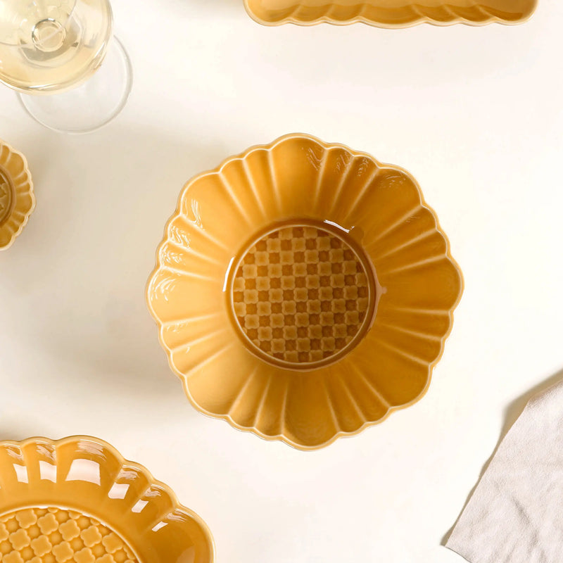 Hand-Glazed Luxurious 28-Piece Dinner Set For 6 Yellow