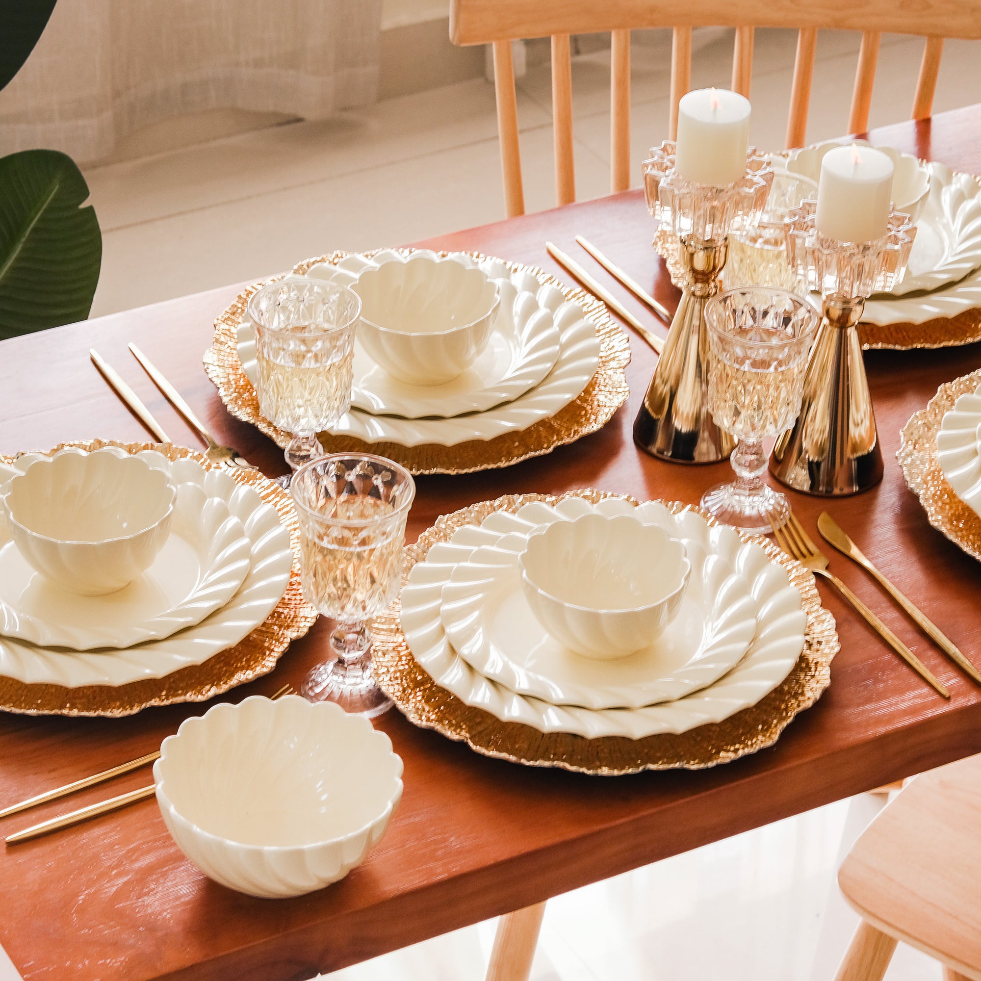 22 Piece Luxury Dinner Set in Cream Color For Online Nestasia