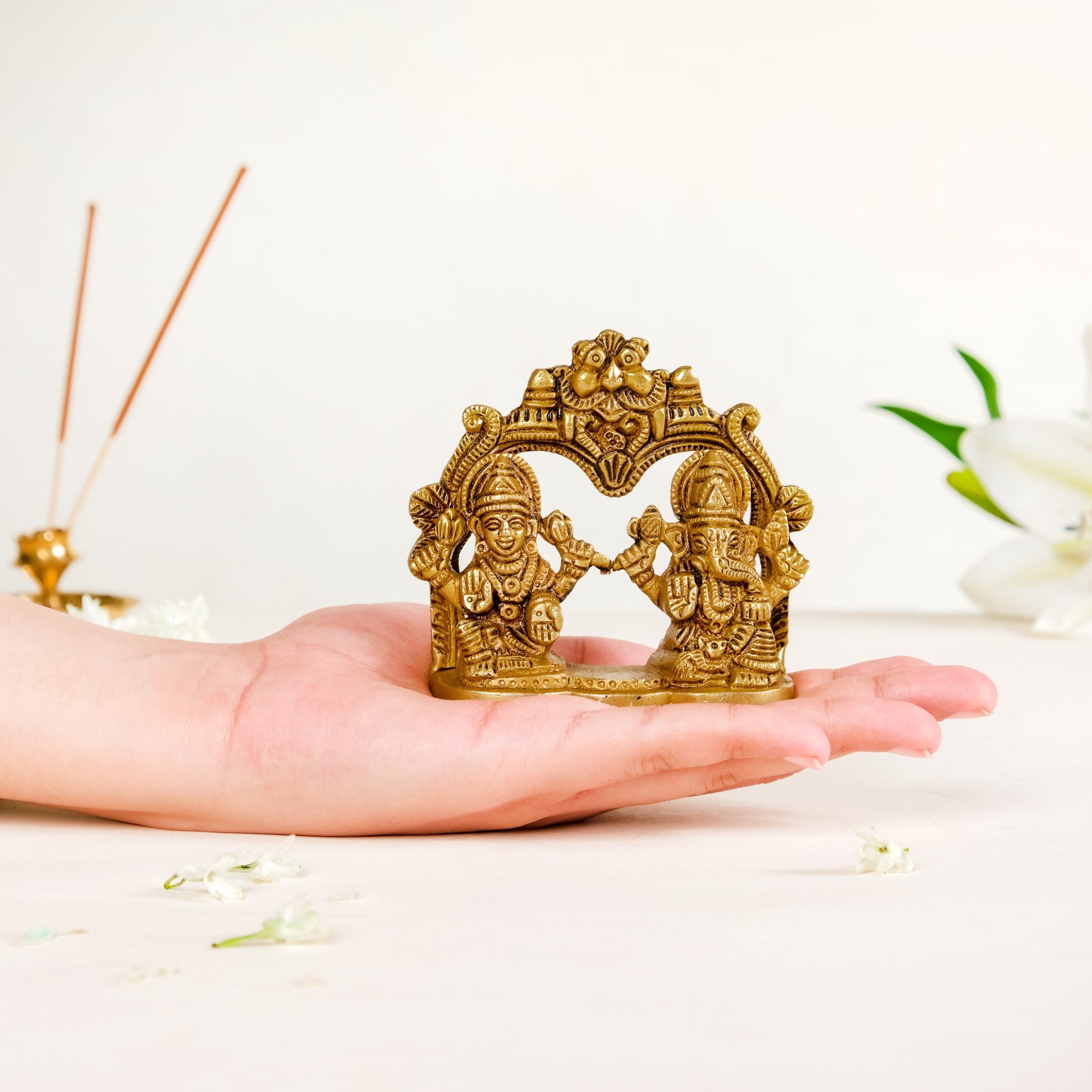 Divine Ganesh Laxmi Brass Idol For Prayer Area Online Premium