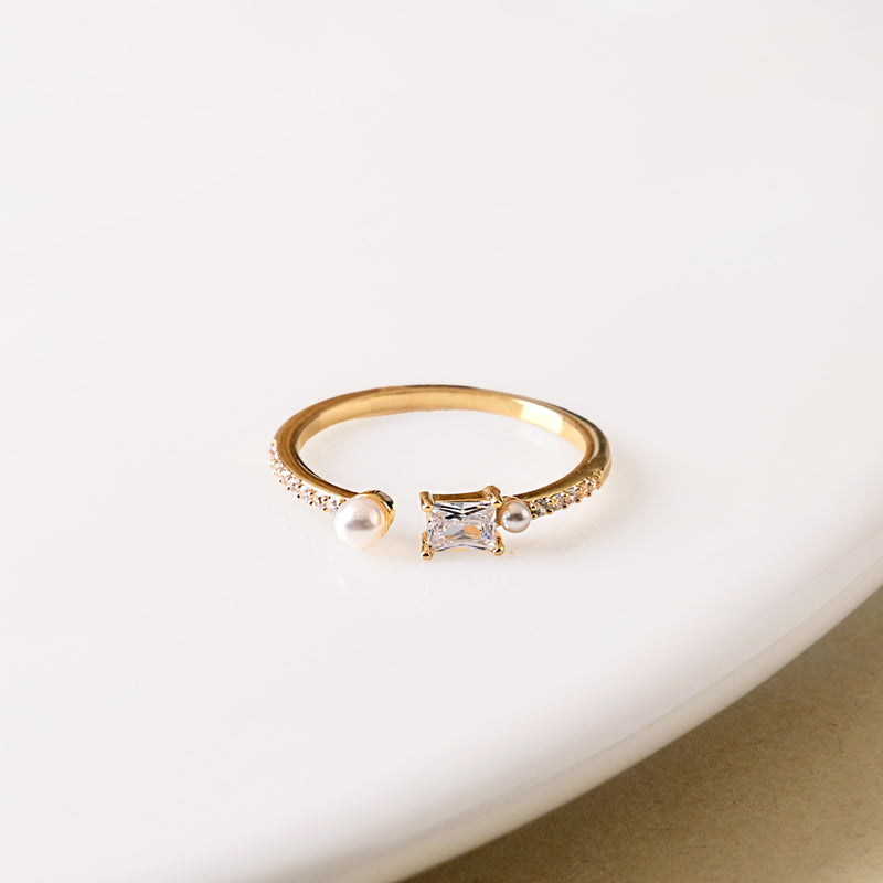 Emerald Cut Pearl Ring Gold